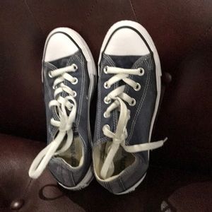 Women’s converse blue sneakers 5.5